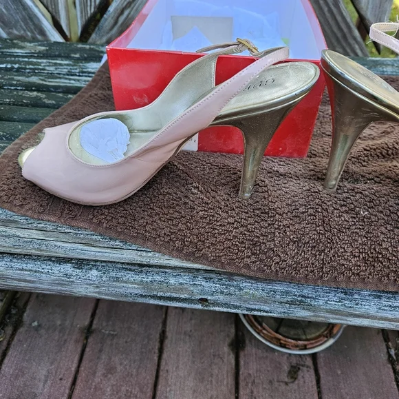 Guess pink Patton heals - Picture 2 of 3